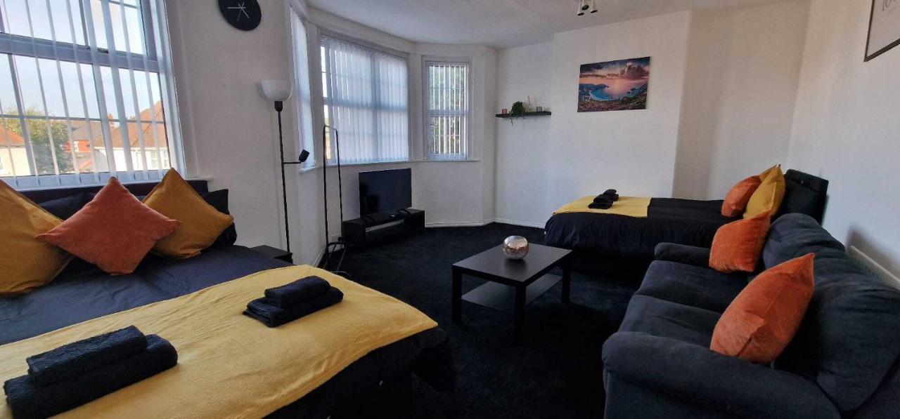 Sapphire Apartments Кардифф Номер фото